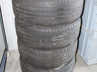 Vier lichtmetalen velgen momo met autobanden met maat 225/45r18 91w. - afbeelding 2 van  5