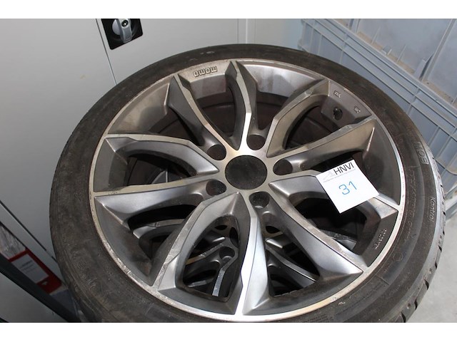Vier lichtmetalen velgen momo met autobanden met maat 225/45r18 91w. - afbeelding 3 van  5