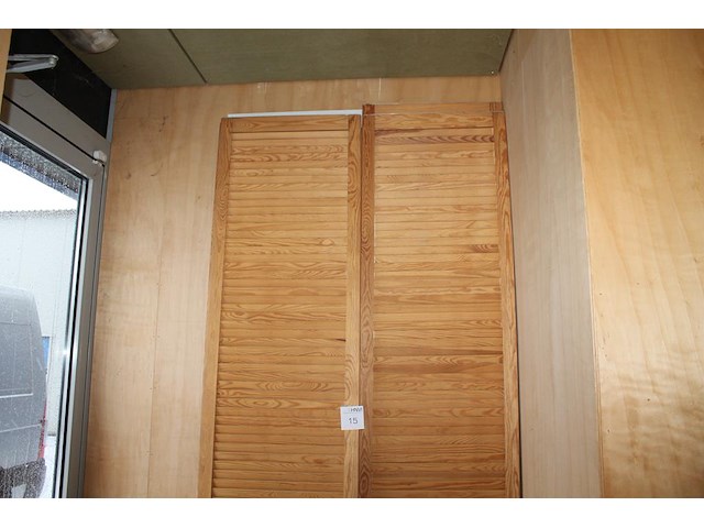 Vier louvredeuren. afmeting 50 x 2 x 243 cm. - afbeelding 1 van  2