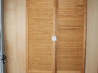 Vier louvredeuren. afmeting 50 x 2 x 243 cm. - afbeelding 2 van  2