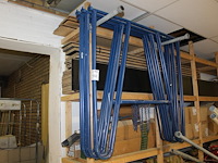 Vier metalen bokken, hoogte 100 cm. - afbeelding 1 van  2