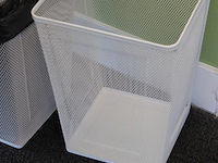 Vier metalen prullenbakken ikea. - afbeelding 2 van  2