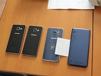 Vier mobiele telefoons w.o. samsung galaxy a10. - afbeelding 2 van  2