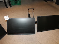 Vier monitoren iiyama aan beugel. voeten van beugels ontbreken. - afbeelding 1 van  3