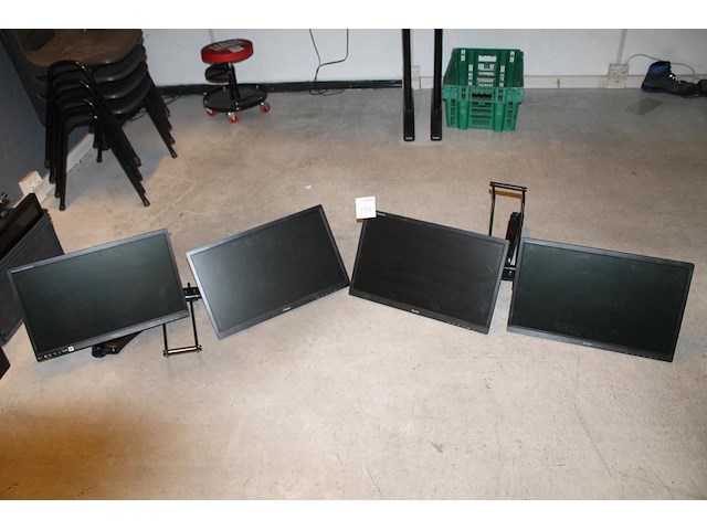 Vier monitoren iiyama aan beugel. voeten van beugels ontbreken. - afbeelding 3 van  3