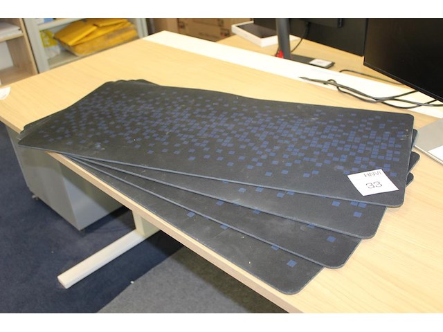 Vier muismatten 90 x 40 cm. - afbeelding 2 van  2