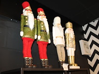 Vier notenkrakkers xl op schap hoogte ca. 70 cm. - afbeelding 2 van  2