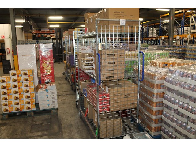 Vier orderpick-karren met 4 etages en afmeting 192 x 62 x 182 cm. - afbeelding 1 van  2