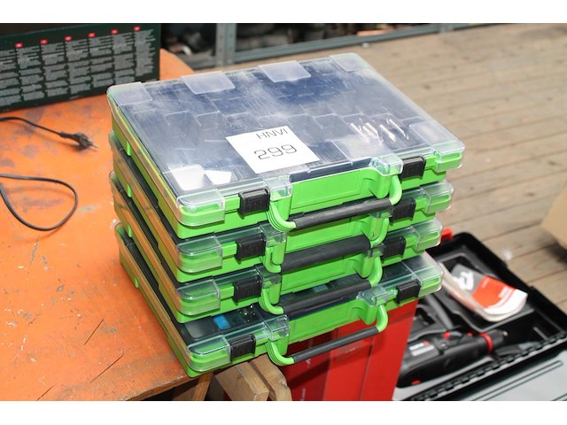 Vier organisers met tappen en spiraalboren. - afbeelding 1 van  5