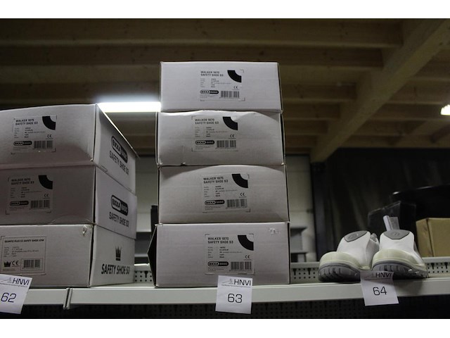 Vier paar oxxa veiligheidsschoenen maat 45 - afbeelding 1 van  2