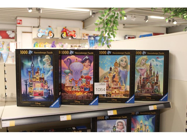 Vier puzzels ravensburger disney collectie. - afbeelding 1 van  2