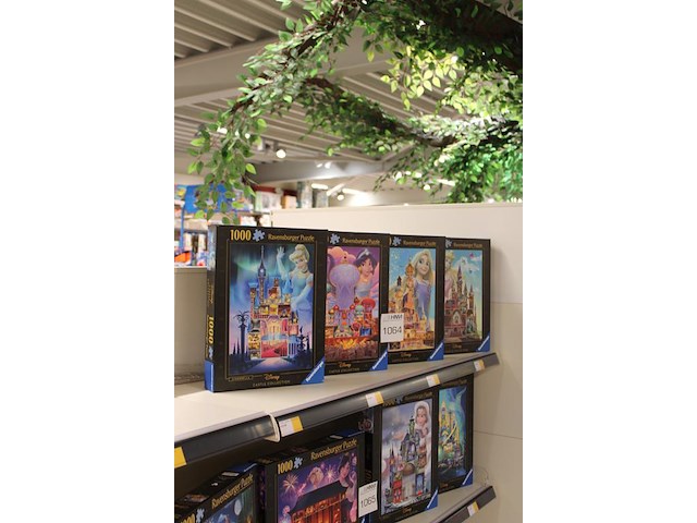 Vier puzzels ravensburger disney collectie. - afbeelding 2 van  2