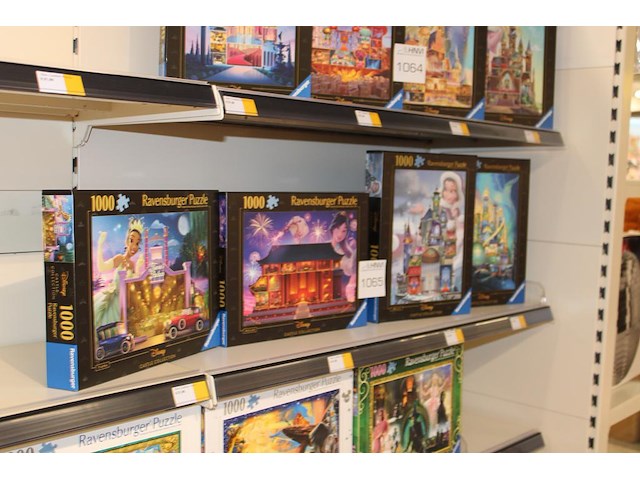Vier puzzels ravensburger disney collectie. - afbeelding 2 van  2