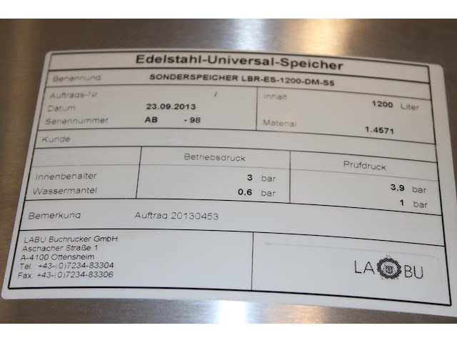Vier rvs gistingstanks labu lbr-es-1200-dm-s5 van 1200 liter. bouwjaar 2009-2013. 1 vat is gevuld met ruim ... onderdeel van combinatiekavel complete mini brouwerijopstelling bestaande uit brouwhuis, 8 gistingstanks (deels gevuld), bottellijn, pompen, warmtewisselaar, natte lijn etiketteermachine en chiller - afbeelding 6 van  6