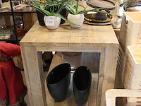 Vier showtafels van steigerhout. afmeting 150 x 70 x 100 cm en 80 x 80 x 85 cm. - afbeelding 3 van  7