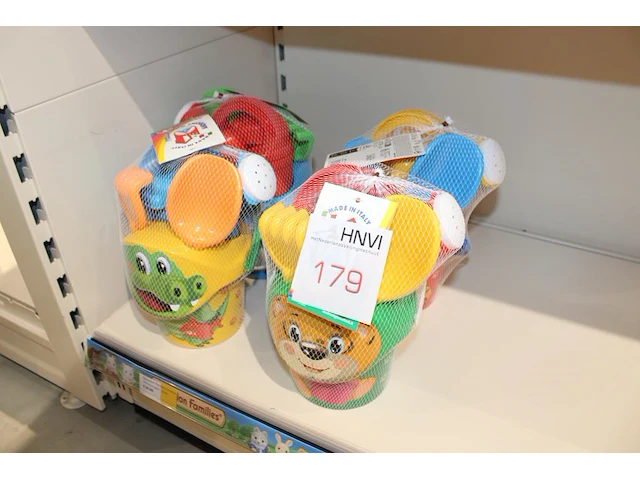 Vier strandspeelsetjes - afbeelding 1 van  2