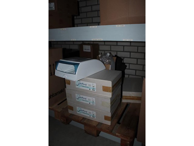 Vier toiletroldispensers santino jumbo. - afbeelding 2 van  2