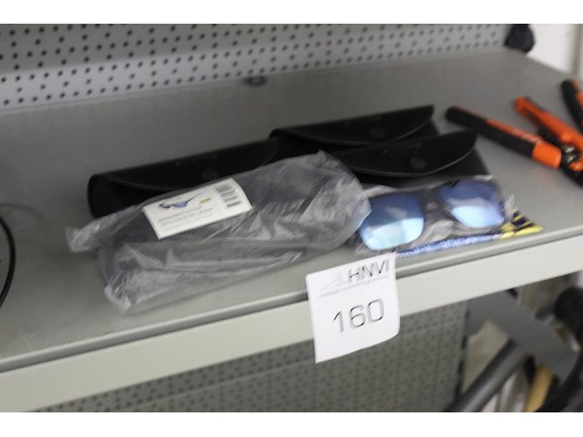 Vier veiligheidsbrillen blaklaber - afbeelding 2 van  2