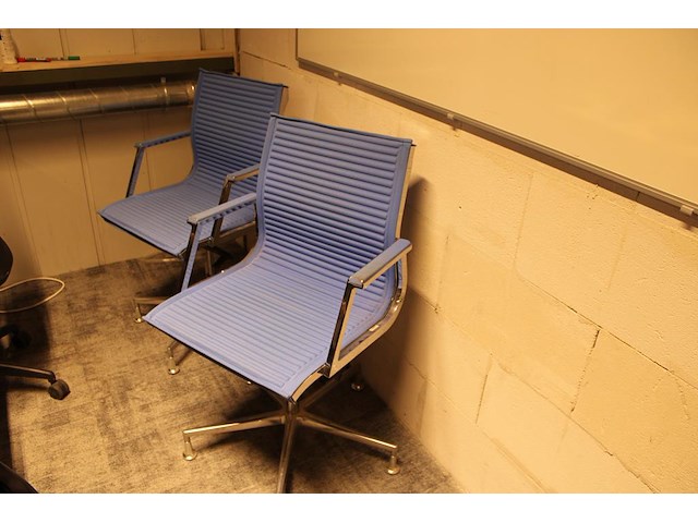 Vier vergaderstoelen luxy. - afbeelding 3 van  4