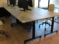 Vier verrijdbare en opklapbare werktafels in hoogte verstelbaar. afmeting 160 x 80 cm. - afbeelding 1 van  3