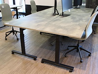 Vier verrijdbare en opklapbare werktafels in hoogte verstelbaar. afmeting 160 x 80 cm. - afbeelding 2 van  3
