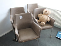 Vier verrijdbare fauteuils. opknappers. - afbeelding 1 van  2