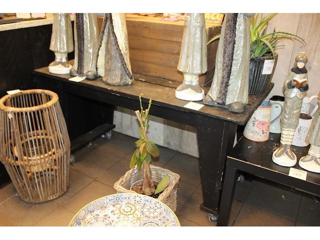 Vier verrijdbare showtafels in diverse maten - afbeelding 1 van  4