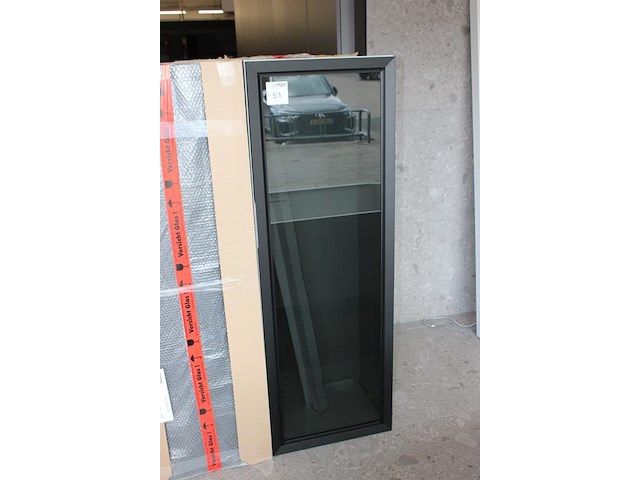 Vier wand vitrinekasten met led verlichting. afmeting 50 x 37 x 147 cm. - afbeelding 2 van  2