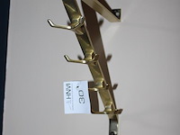 Vier wandkapstokken met 8 haken. afmeting 30 x 34 cm. - afbeelding 2 van  2