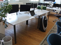 Vier werktafels ahrend. afmeting 160 x 80 cm. in hoogte verstelbaar.