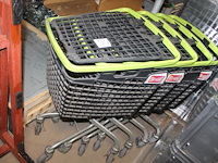 Vier winkelwagens big bazar. - afbeelding 2 van  2