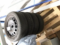 Vier winterbanden op velg vredestein 205/55 r16 91h. - afbeelding 2 van  5