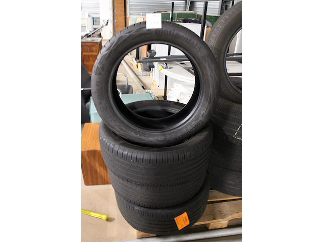 Vier zomerbanden continental, 235/50 r19 v xl. - afbeelding 2 van  5