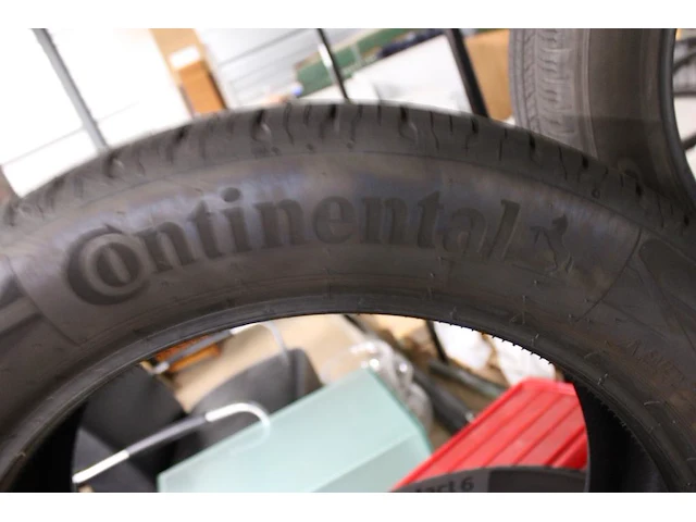 Vier zomerbanden continental, 235/50 r19 v xl. - afbeelding 3 van  5