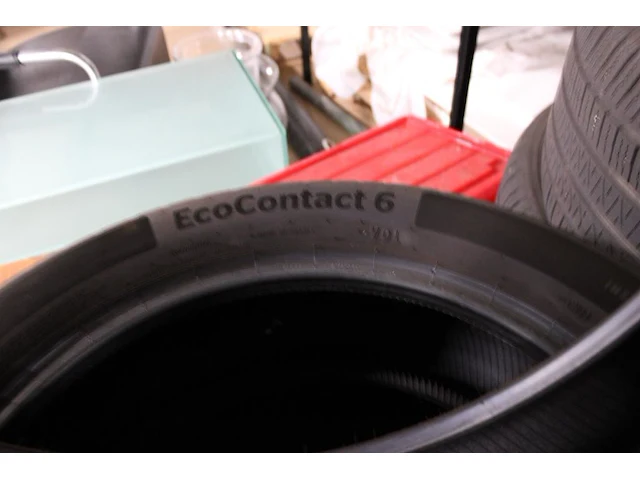 Vier zomerbanden continental, 235/50 r19 v xl. - afbeelding 4 van  5