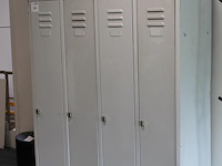 Vierdelige lockerkast. afmeting 123 x 50 x 180 cm. - afbeelding 2 van  3