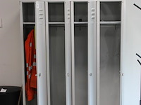 Vierdelige lockerkast. afmeting 123 x 50 x 180 cm. - afbeelding 3 van  3
