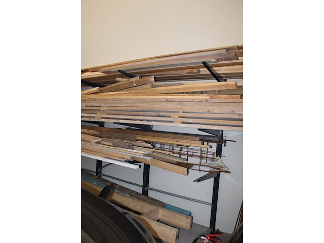 Vierdellige draagarmstelling. afmeting 365 x 90 x circa 250 cm. ophalen na 13:00. - afbeelding 1 van  2