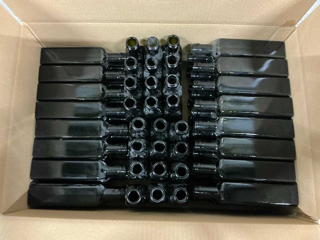 Vierkante glazen marasca-fles (80x) - afbeelding 2 van  2