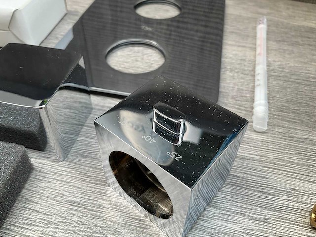 Vierkante inbouwthermostaat 3-weg omstelling en dimmer inbouwdeel en afbouwdeel - afbeelding 7 van  8
