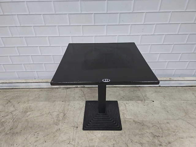 Vierkante tafel (3x) - afbeelding 1 van  4