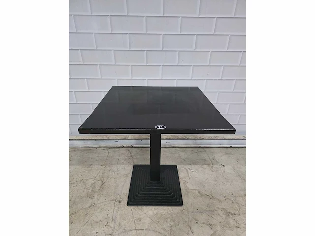 Vierkante tafel (3x) - afbeelding 4 van  4