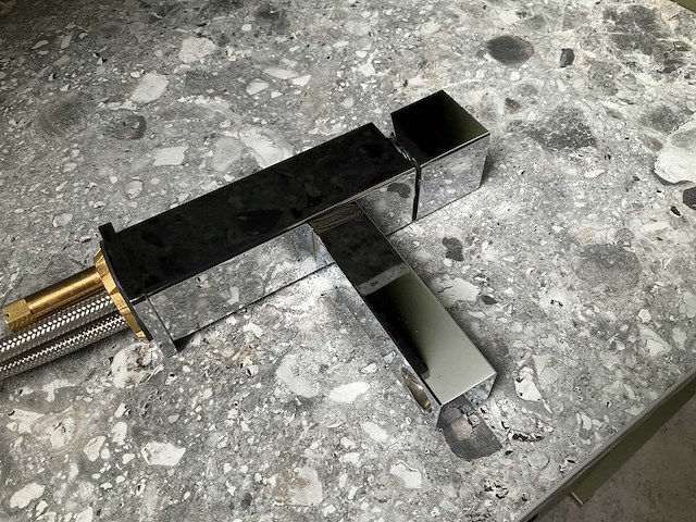 Vierkante wastafelkraan chroom - afbeelding 2 van  6