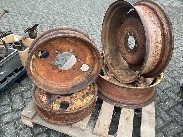 Vierzon 302 oldtimer tractor onderdelen - afbeelding 7 van  16