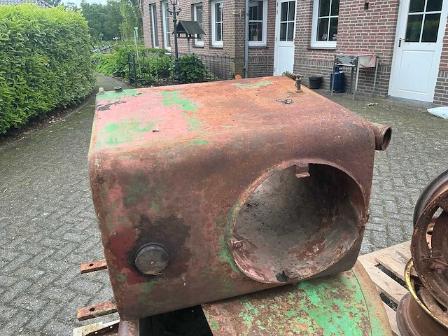 Vierzon 302 oldtimer tractor onderdelen - afbeelding 11 van  16