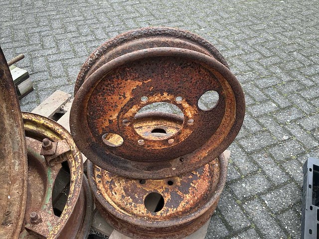 Vierzon 302 oldtimer tractor onderdelen - afbeelding 15 van  16