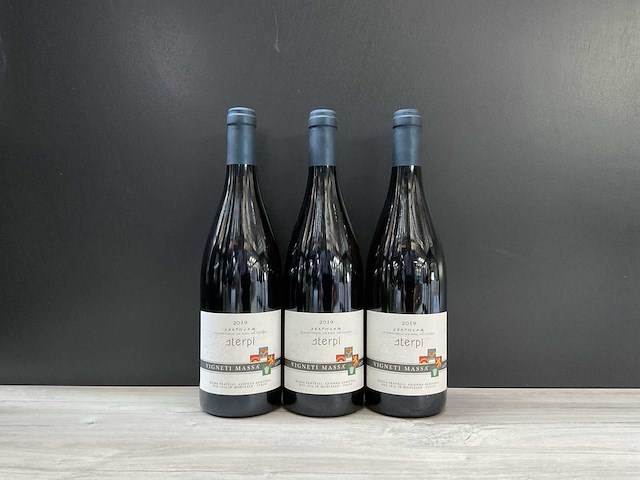 Vigneti massa, derthona timorasso 'sterpi' 2019 (3x) - afbeelding 1 van  3
