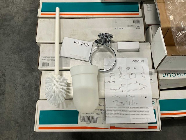 Vigour one toiletborstel wit/chroom (12x) - afbeelding 2 van  6