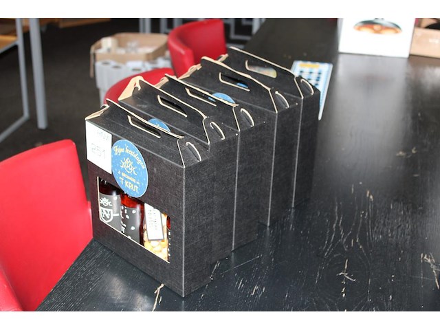 Vijf bierpakketten t krut. - afbeelding 1 van  2