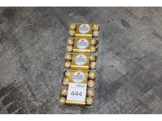 Vijf cadeauverpakkingen ferrero rocher. tht 3-26. - afbeelding 1 van  2